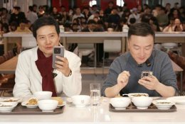 雷军元宵直播大揭秘：小米15 Ultra影像升级 月底震撼来袭！