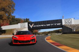 2025款科尔维特ZR1狂飙！连续刷新5项美国赛道量产车圈速纪录