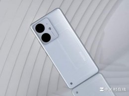 真我Neo7 SE高颜值美图大放送 白翼战神魅力何在？