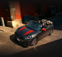 2025款MINI JCW敞篷版来袭：赛道性能缩水 但个性化与实用性并存！