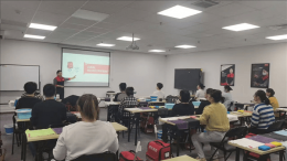 京东保洁阿姨张晶：五年零差评 月薪过万 成儿子骄傲！