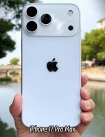 iPhone 17 Pro Max机模曝光：厚重机身藏更大电池与全新设计