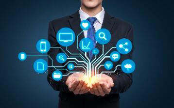 突破传统形态！荣耀Robot Phone亮相MWC “大脑”与“手脚”齐备引关注