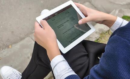 荣耀Magic V6全球首秀：8.75mm超薄机身+7000mAh电池引领折叠屏新标杆